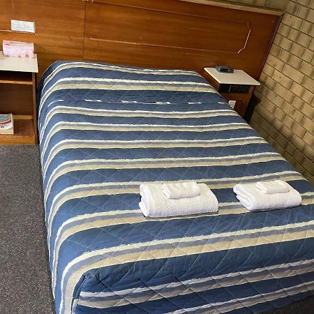 Pavlos Motel Ингл Фарм Экстерьер фото