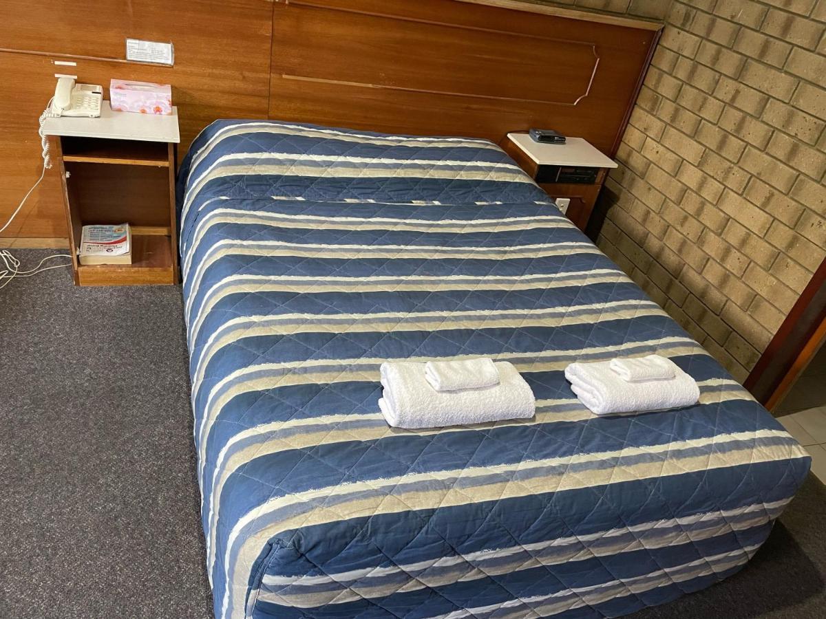 Pavlos Motel Ингл Фарм Экстерьер фото