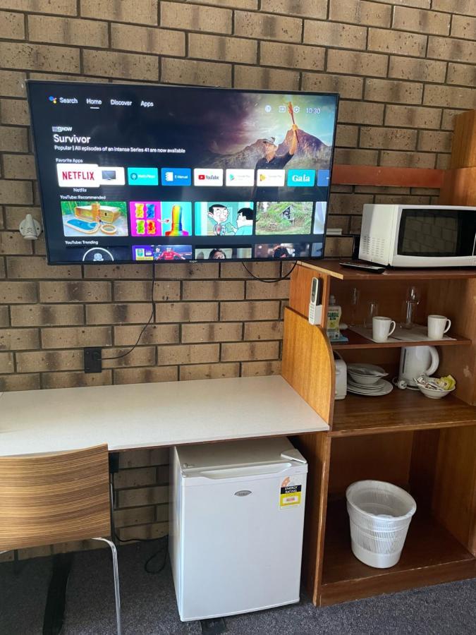 Pavlos Motel Ингл Фарм Экстерьер фото