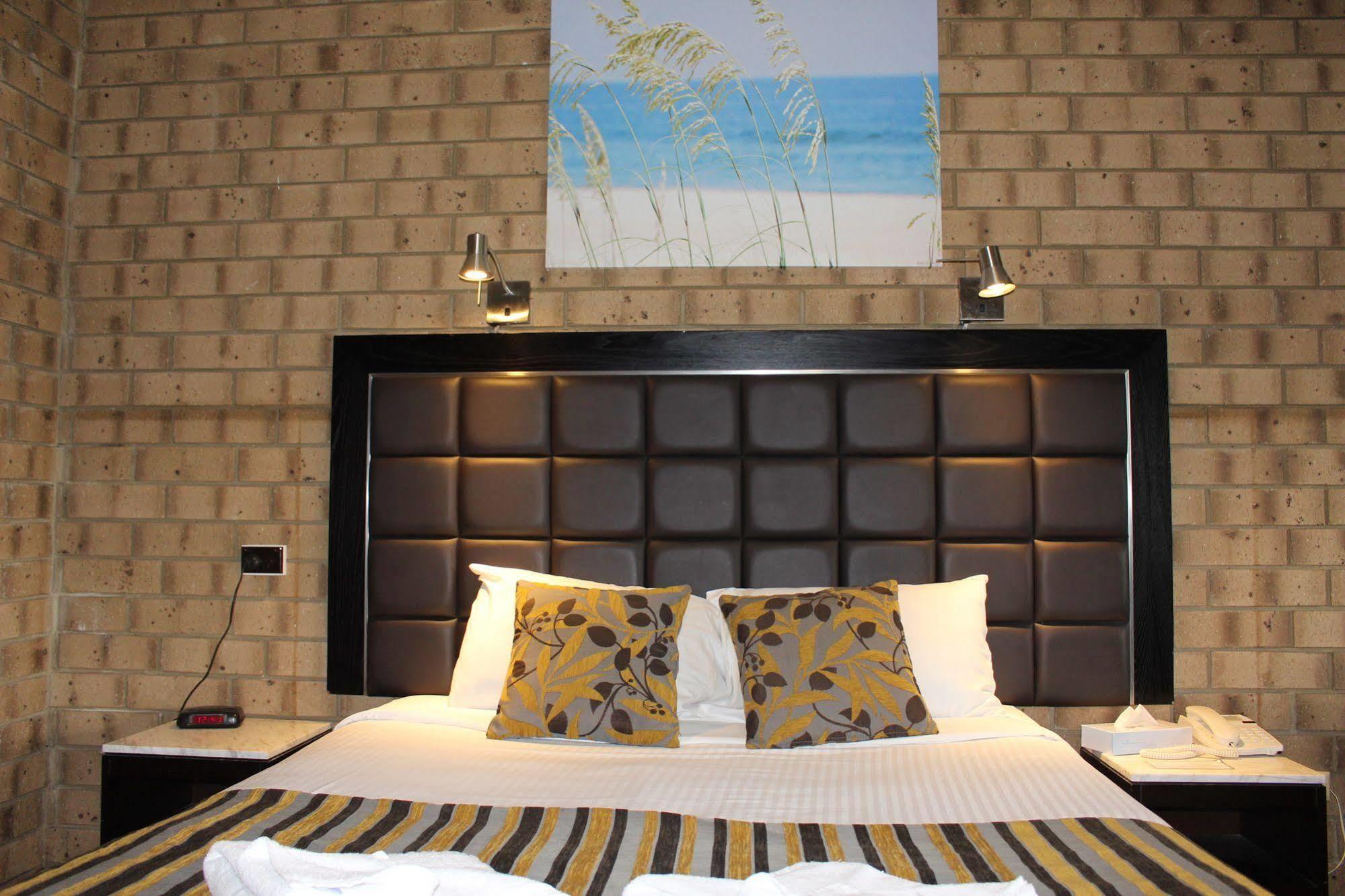 Pavlos Motel Ингл Фарм Экстерьер фото